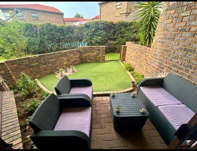 2 BEDROOM TOWNHOUSE FOR SALE IN LIEFDE EN VREDE